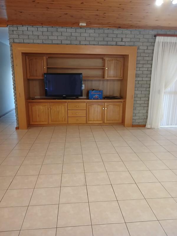 4 Bedroom Property for Sale in Lutzville Western Cape